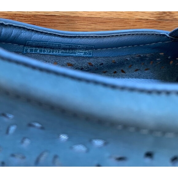 Vionic Midi Perf Slip On Shoes - Picture 11 of 11